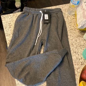Grey sweats from fashion nova. NEW with tag